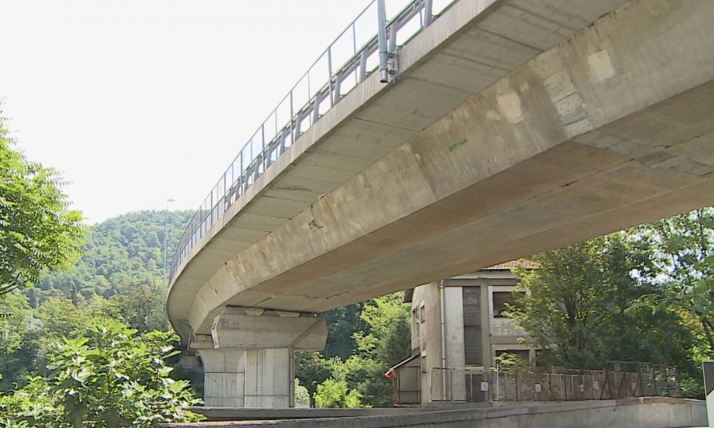 Lavori al viadotto dei Lavatoi, troppi mezzi pesanti in via Muggiò. Interrogazione del consigliere Rapinese