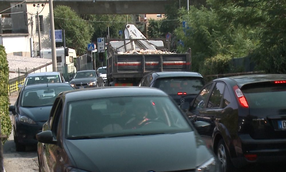 Viadotto dei Lavatoi, al primo rientro dalle ferie è subito caos. Ipotesi: cambiare i tempi semaforici