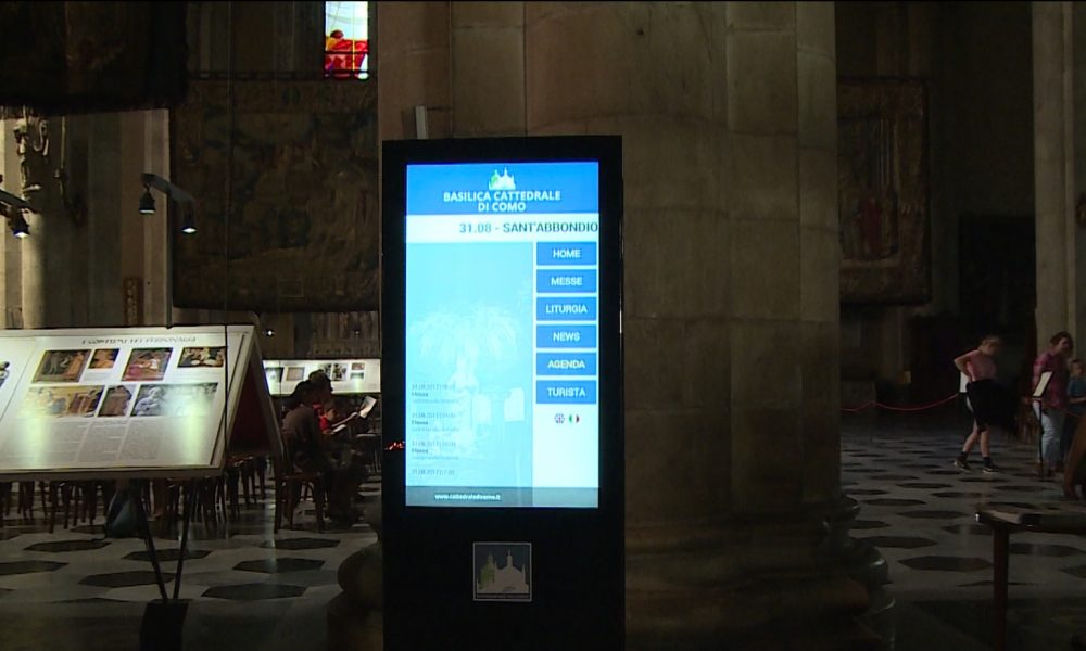 Nel Duomo di Como arriva la bacheca tecnologica per fedeli e turisti