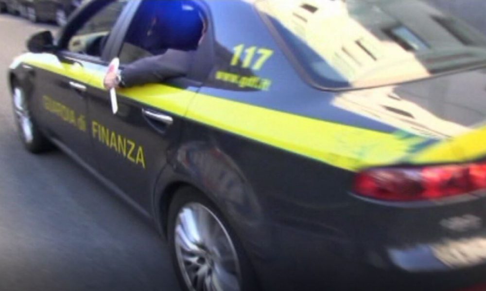 Immigrazione clandestina, denunciate due persone dai finanzieri di Olgiate Comasco