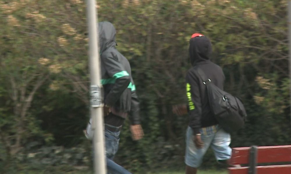 Droga ai giardini Sant’Elia, un ragazzino di 12 anni tra i clienti del pusher