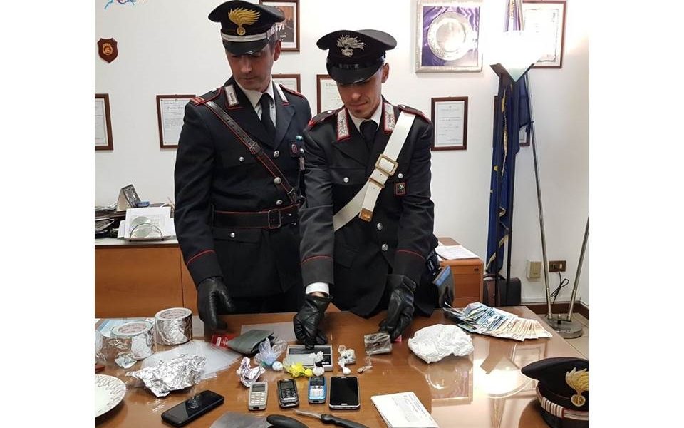 Nascondeva droga in casa, arrestato dai carabinieri un 42enne canturino