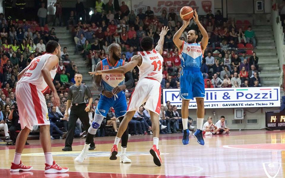 Basket, Caporetto di Cantù a Varese. L’allenatore si scusa con i tifosi