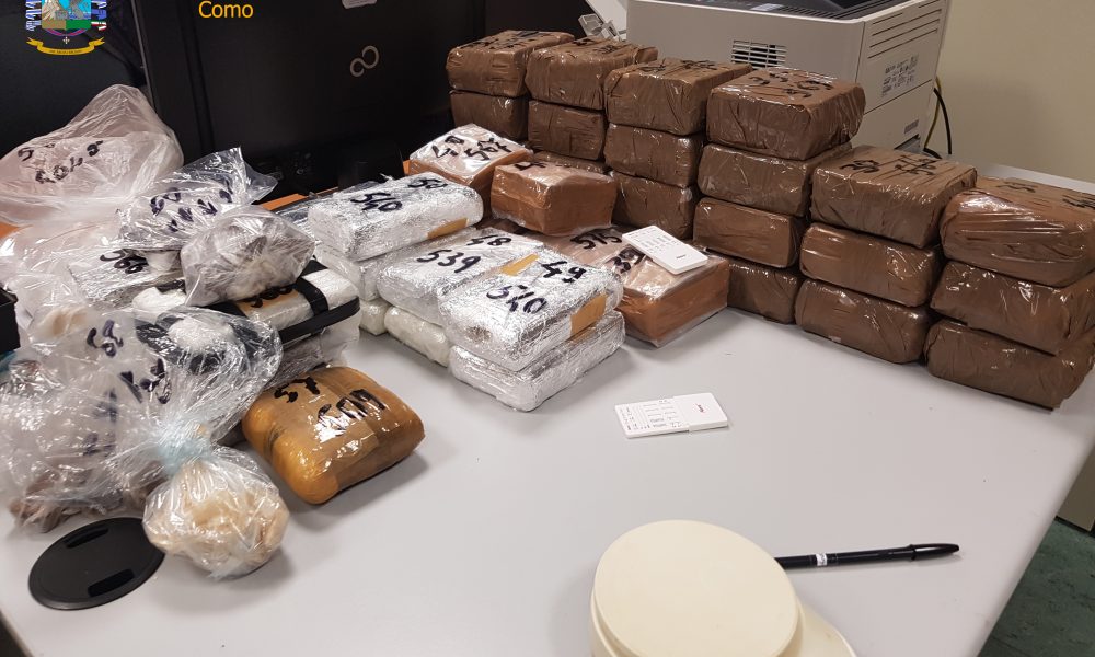 Guardia di Finanza: sequestro di eroina, armi e munizioni. Arrestato albanese