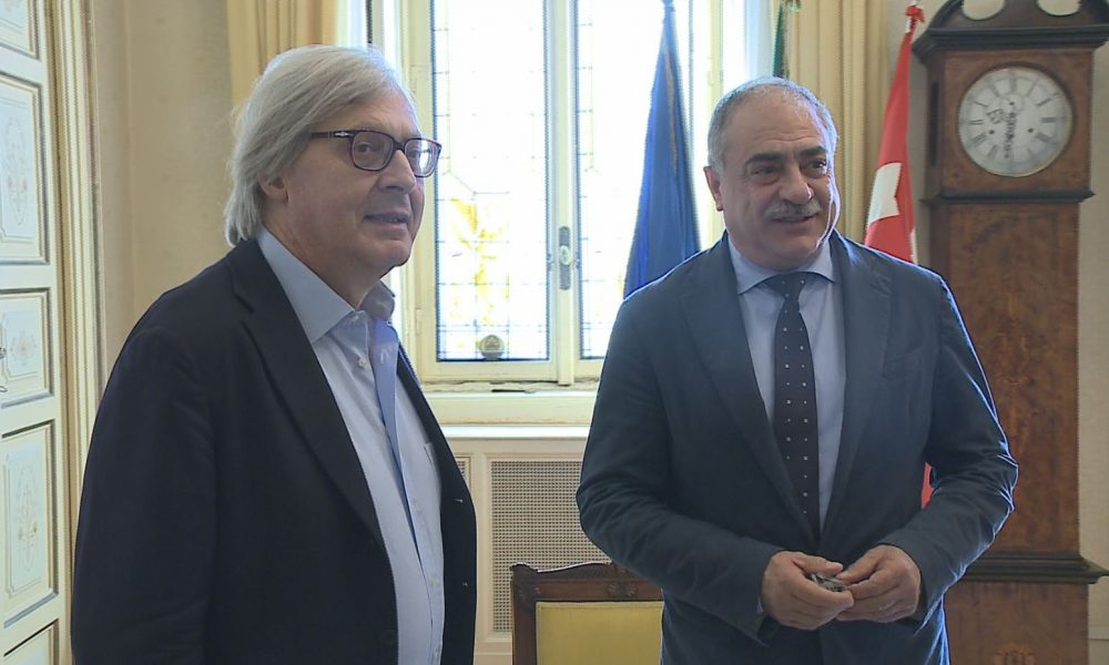 VIDEO – Sgarbi a Como. La proposta: “Grande mostra sull’Astrattismo alla Casa del Fascio”