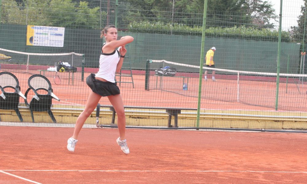 Perde una partita, tennista comasca insultata dagli scommettitori