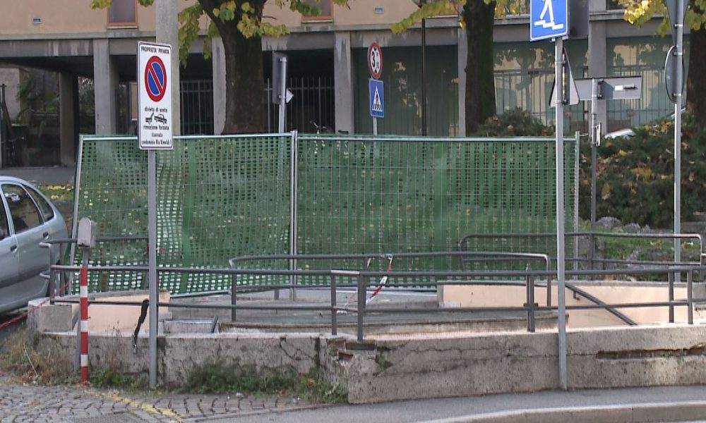 Piazza San Rocco, tra migranti e sottopassaggio chiuso. La rabbia dei residenti