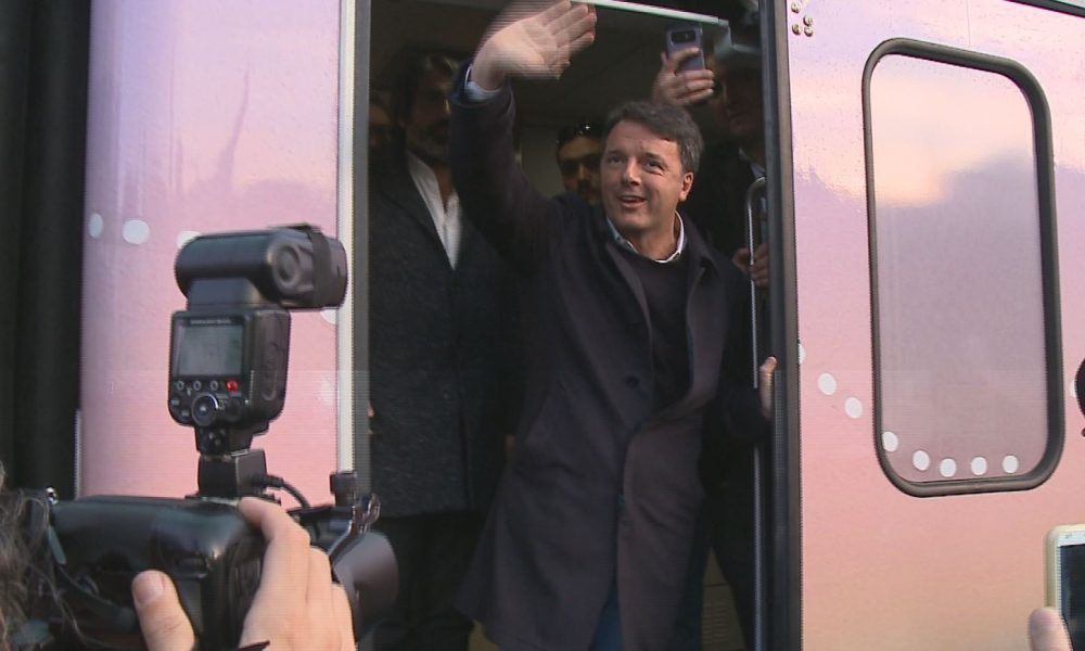 VIDEO – Renzi al centro antimafia di Cermenate. Bagno di folla, ma nessuna risposta politica