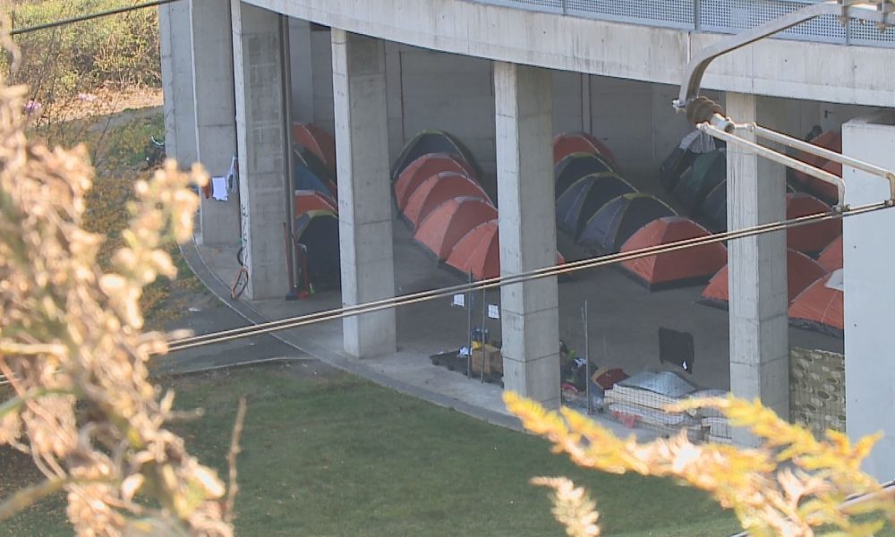 Tende al Valmulini, accampamento abusivo sempre più stanziale. Landriscina: “Non tollereremo a lungo questa situazione”