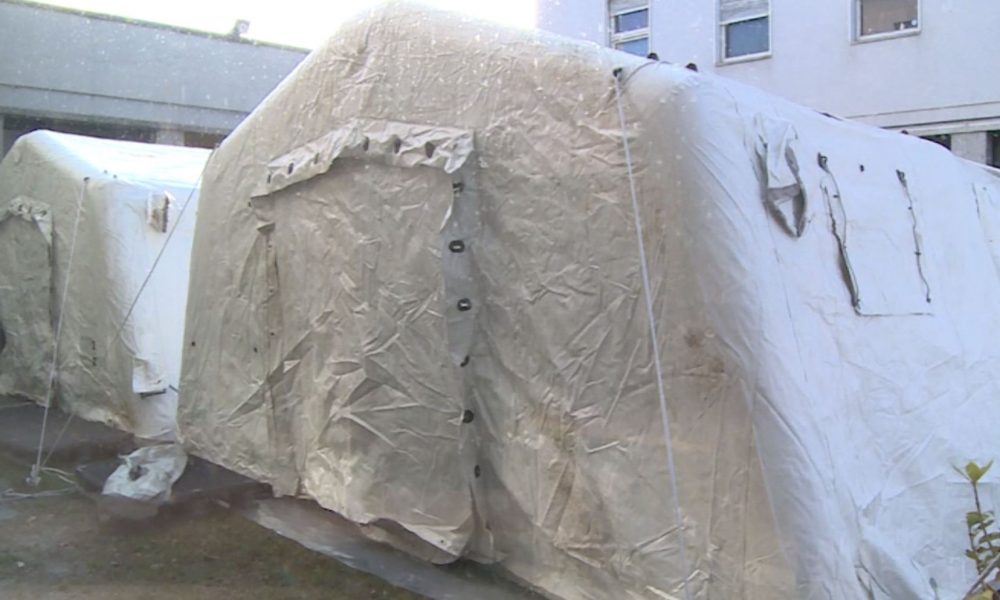 Chiusura del dormitorio al Cardinal Ferrari. Caritas: “Finiamo qui”. Il Comune vuole proseguire fino a fine agosto