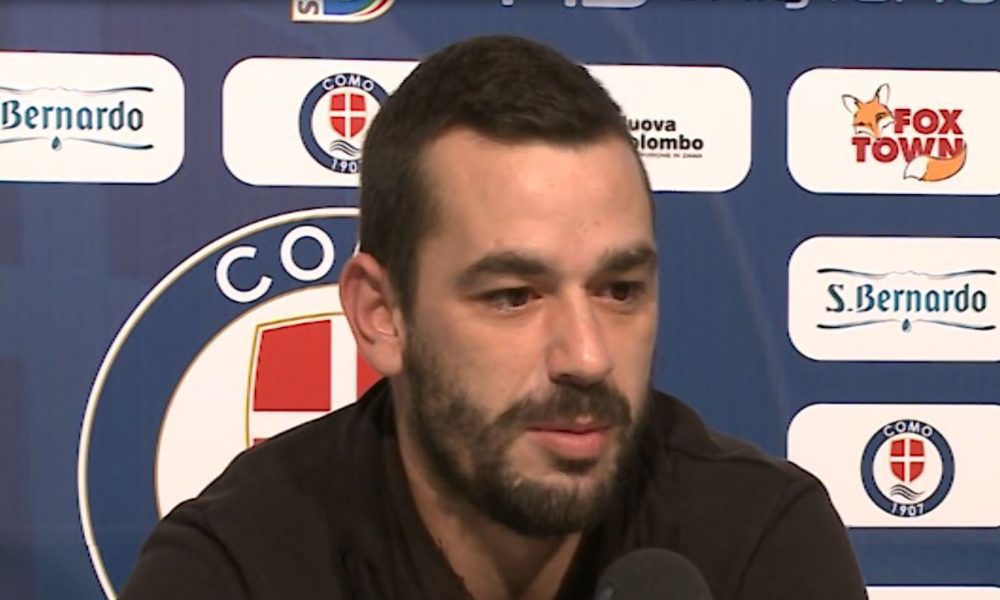 VIDEO – Il Como presenta il nuovo attaccante Meloni: “Questo gruppo non può rimanere in D”