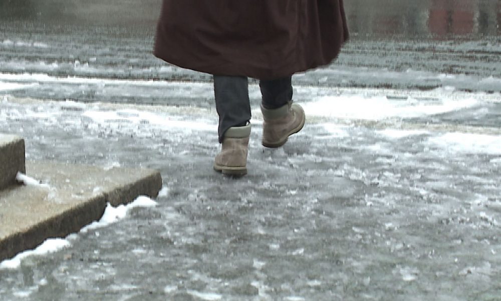 Neve sul Lario: disagi contenuti a Como, code e rallentamenti fuori città