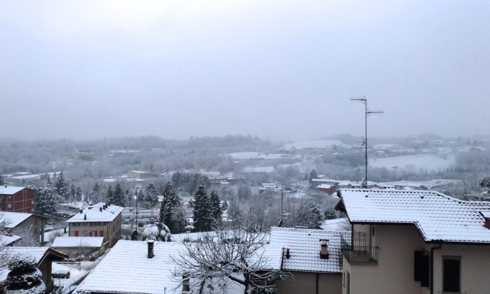 Allerta meteo, rischio neve da domani pomeriggio