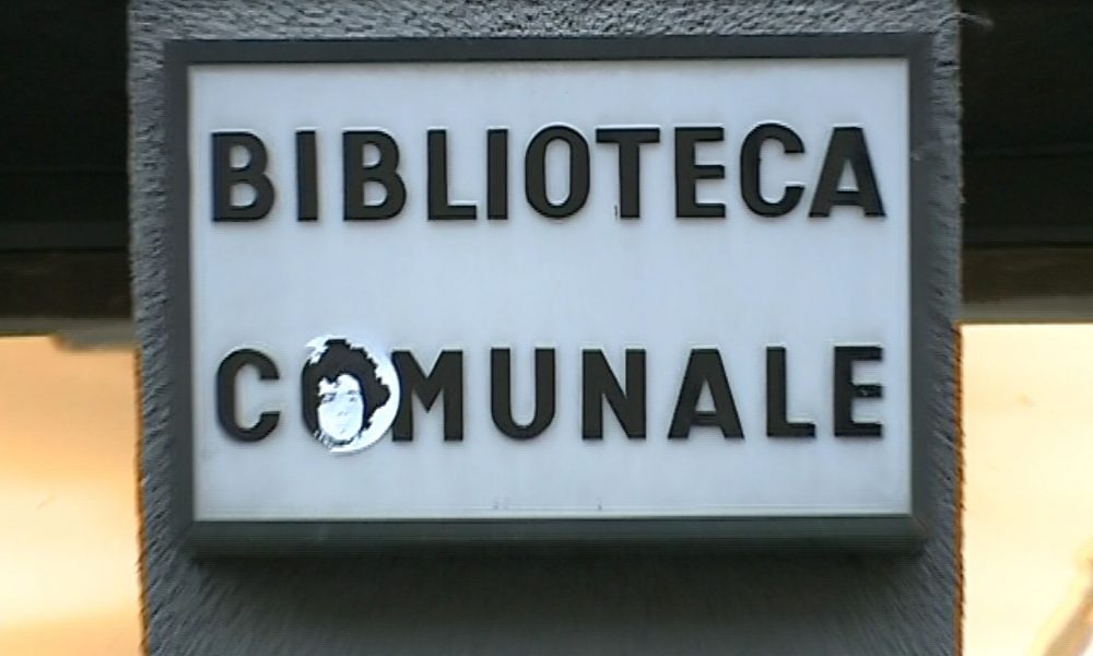 Senzatetto in biblioteca a Como, Rapinese: “Badge per entrare, basta bivacchi”