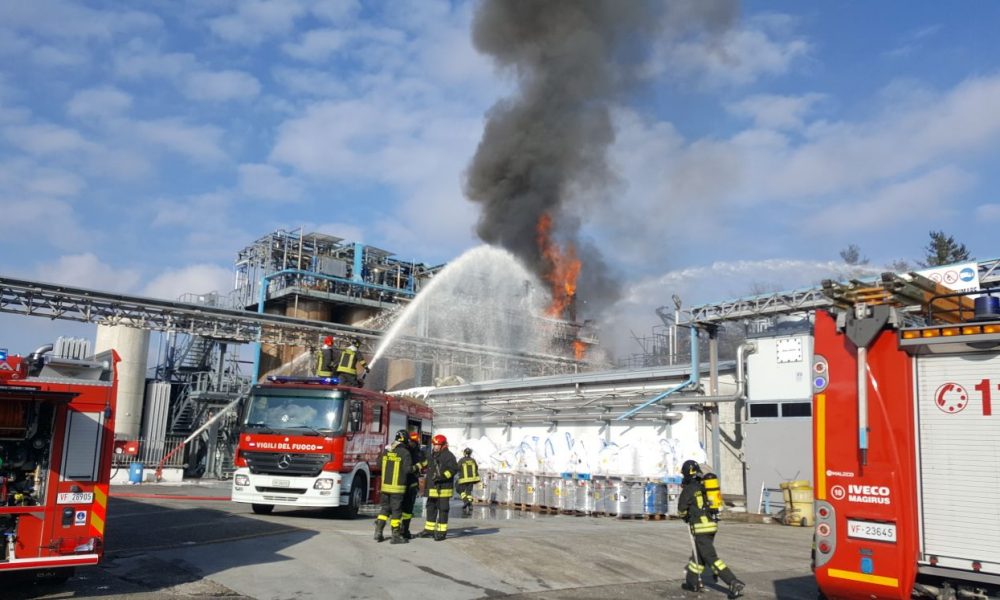 Esplosione a Bulgarograsso, completati gli accertamenti tecnici urgenti. Periti al lavoro sulla causa dello scoppio