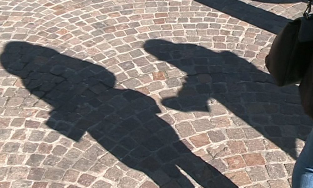 Truffe agli anziani: dal finto carabiniere al finto avvocato, ecco i copioni dei malviventi