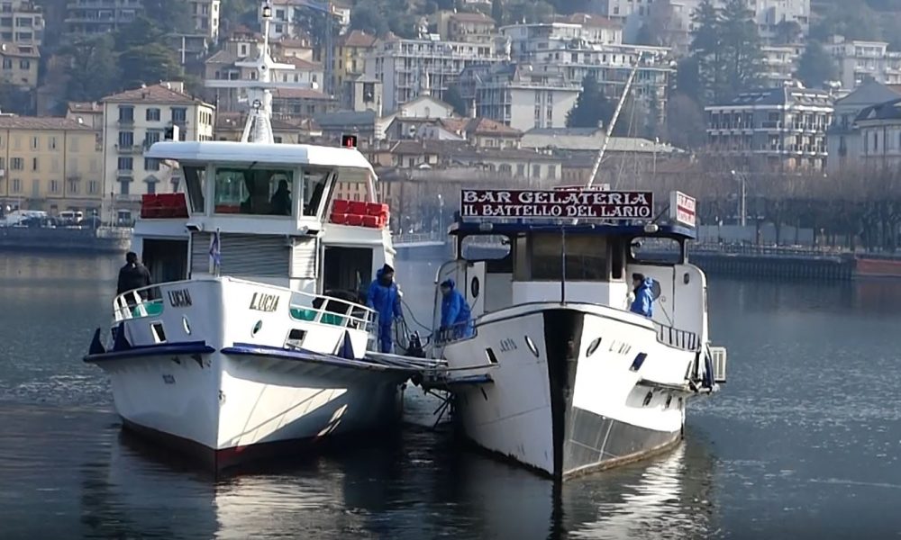 Como, rimosso dal primo bacino lo storico battello gelateria Lario