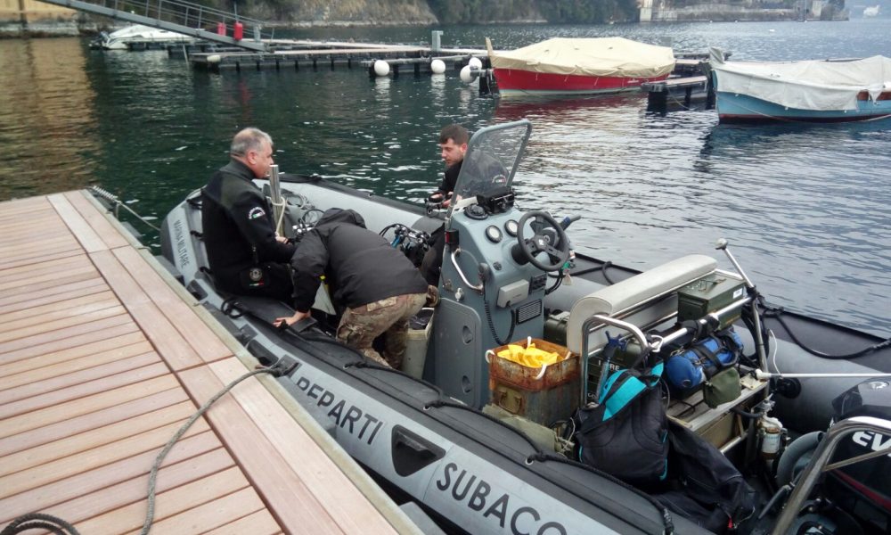 Cernobbio, ordigni esplosivi recuperati dai palombari della Marina Militare davanti a Villa Pizzo