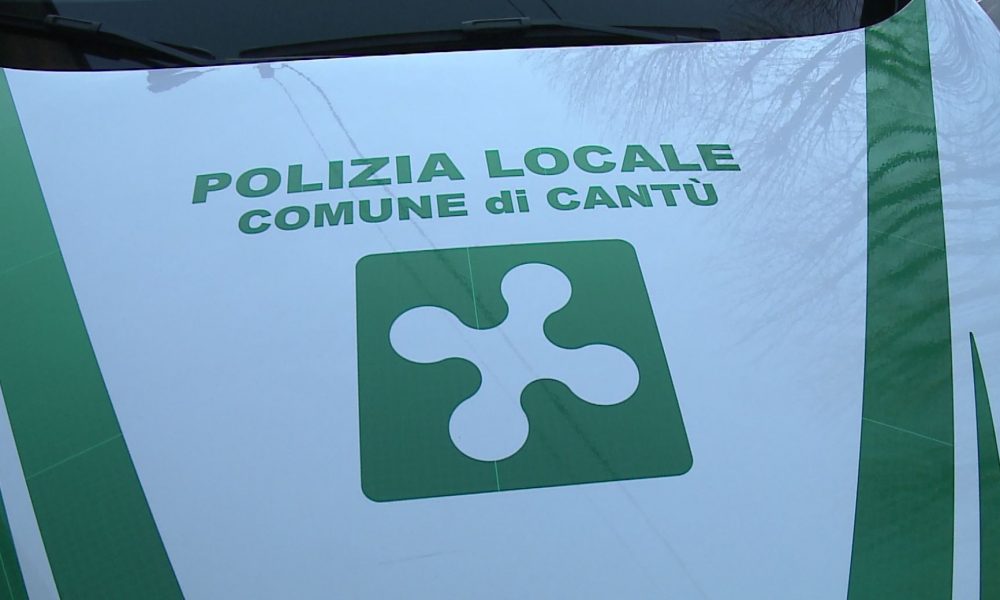 Cantù, 31enne cade da un tetto e muore