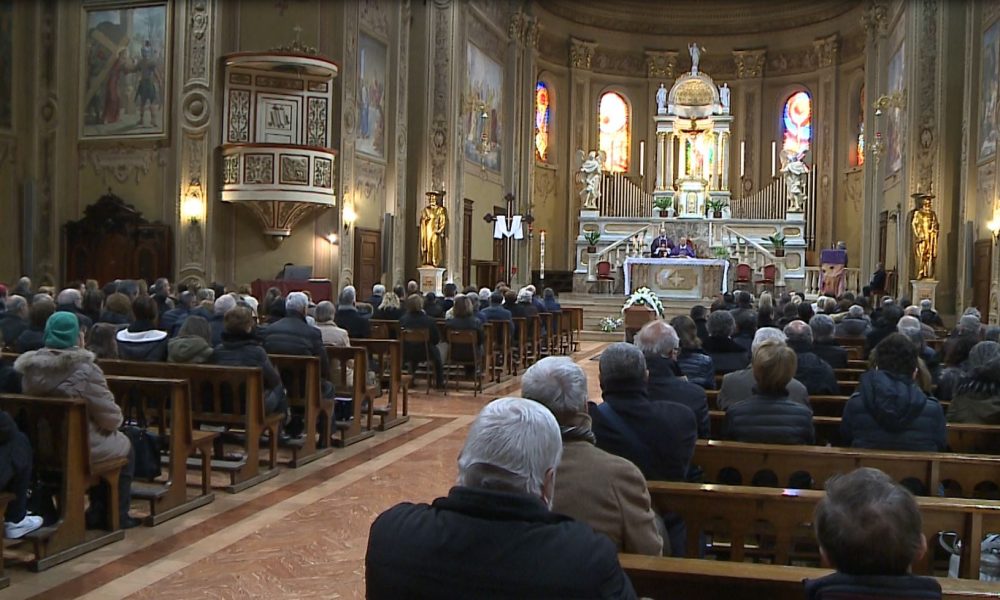 Ucciso dal nipote, i funerali di Giovanni Volpe a Vighizzolo