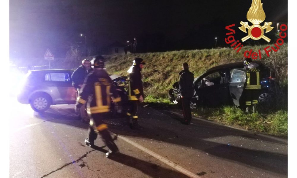 Scontro frontale a Montano Lucino, ancora in condizioni serie tre dei feriti