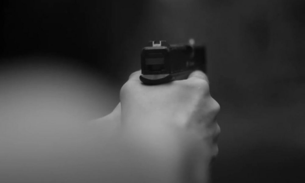 Legittima difesa, testimonianza shock in diretta: “Picchiato dai rapinatori, non vivo più. Voglio il porto d’armi”