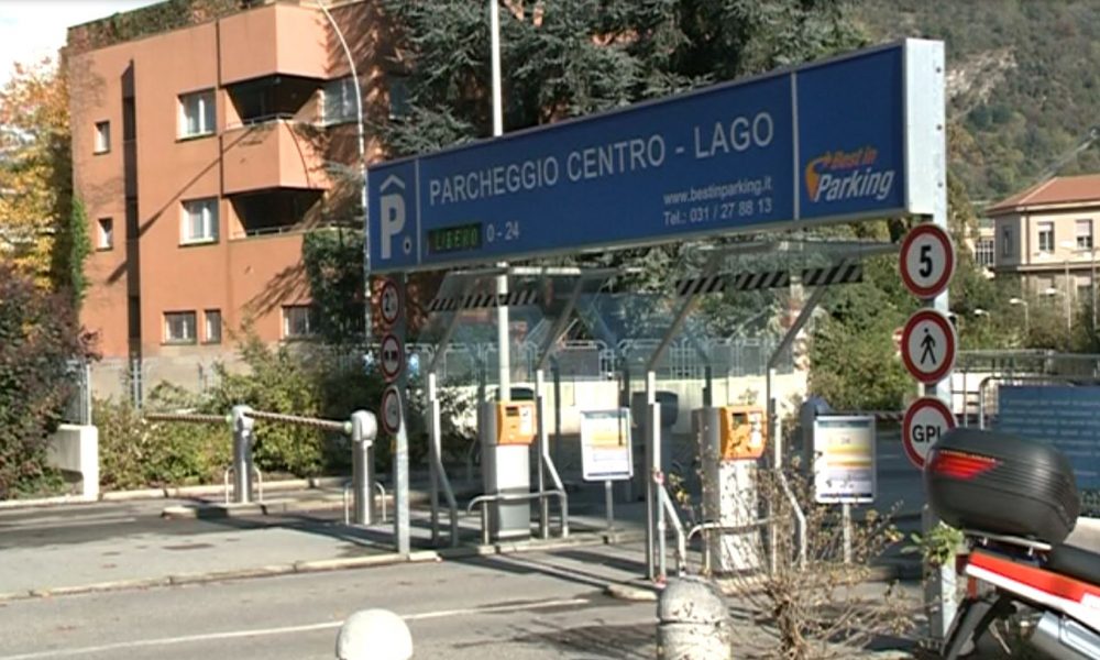 Donna aggredita all’autosilo, un fermato. Tentata violenza sessuale all’autosilo Centro Lago