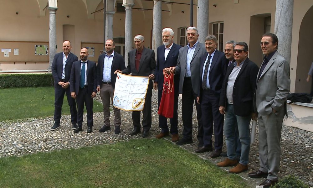 Basket, Cantù ricorda lo scudetto del 1968. Le celebrazioni in Comune con i protagonisti della vittoria