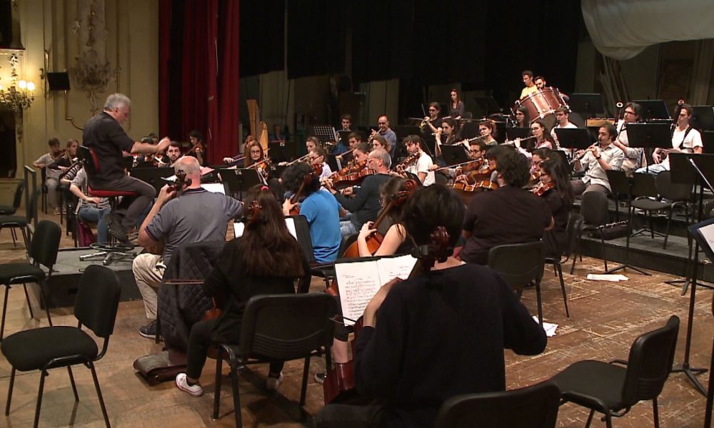 Teatro Sociale di Como, il Galà lirico del coro e dell’Orchestra Filarmonica del Conservatorio