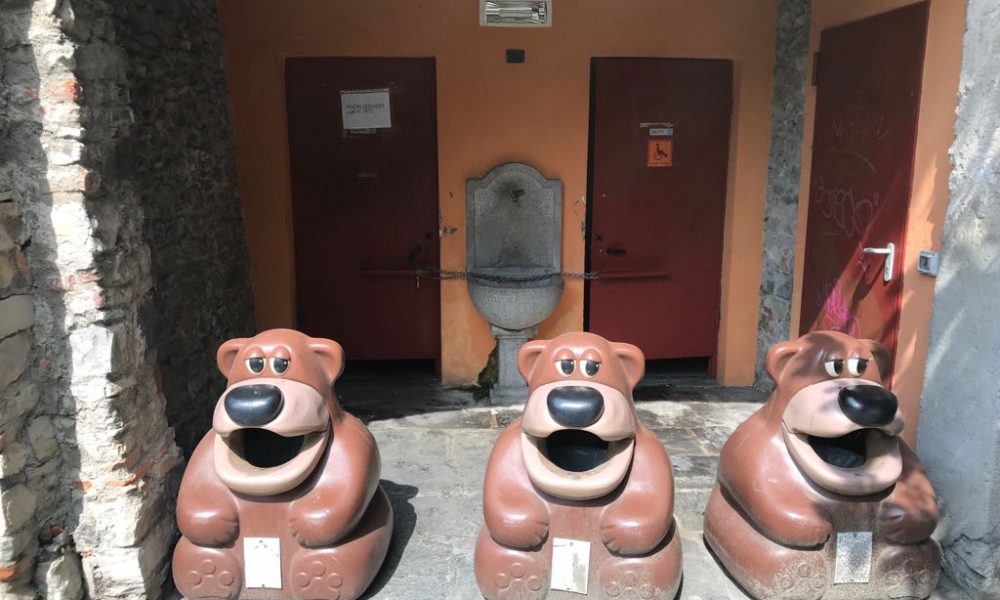 Como, giardini pubblici via Vittorio Emanuele. Bagni chiusi, Rapinese: “Il sindaco metta a disposizione il suo”