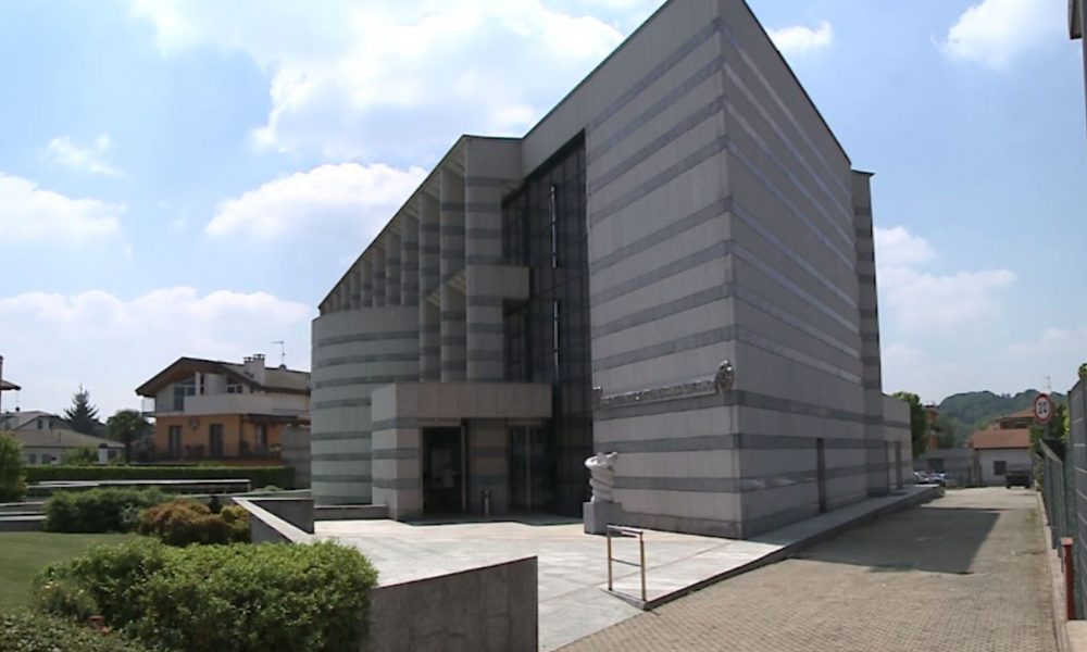 “Adolfo Natalini 1984-2024. Un Maestro ad Alzate Brianza”. Bcc Brianza e Laghi, la mostra nel 40esimo anniversario della sede