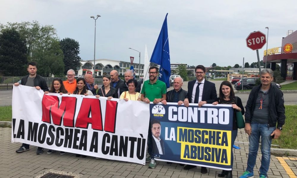 Cantù, presidio della Lega contro la moschea nel capannone in via Milano