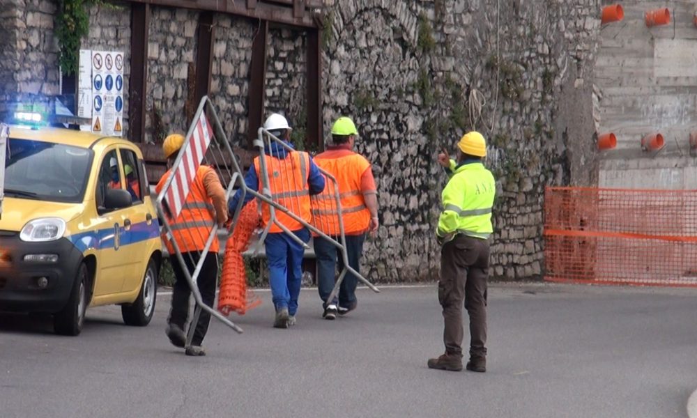 Frana di Argegno, sulla Regina lavori conclusi entro domani