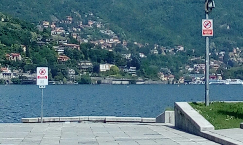 Giardini a Lago, dopo i tuffi dei turisti nuovi cartelli di divieto di balneazione