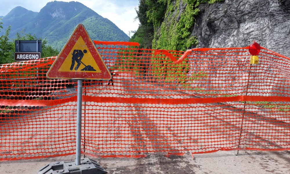 Frana di Argegno, statale Regina ancora chiusa fino a domani sera