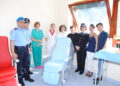 Donazione Sedia Oncologica da parte della Polizia Penitenziaria - Da sinistra: Antonio Borrilli - Assistente Capo, Ispettore Capo - Giovanni Sabignano, Personale infermieristico, Dott.ssa Elisabetta Rucksthul, Ilaria Tasso - Figlia di guardia penitenziaria deceduta Gennaro Tasso, Cristina Maria Cobetto Chigia - Commissario Capo, Simona Rossotti - Assessore, Michele Tasso - Figlio di guardia penitenziaria deceduta Gennaro Tasso.