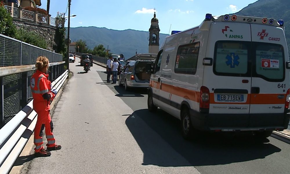 Nesso, scontro tra un’auto e una moto. Morto un ragazzo di 16 anni. Una vittima anche a Casnate