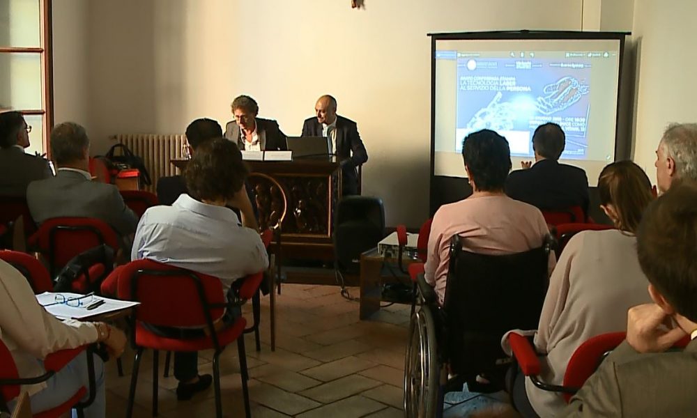 Ospedale Valduce, nuovo laser per gli interventi riabilitativi. Trattati i primi pazienti