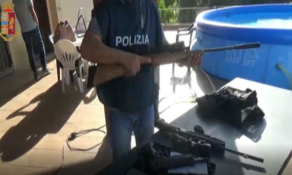 Armi illecite comprate per corrispondenza dalla Polonia, quattro comaschi denunciati