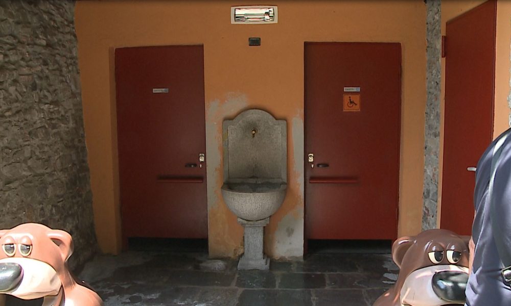 Giardini di via Vittorio Emanuele, riaperti i bagni pubblici