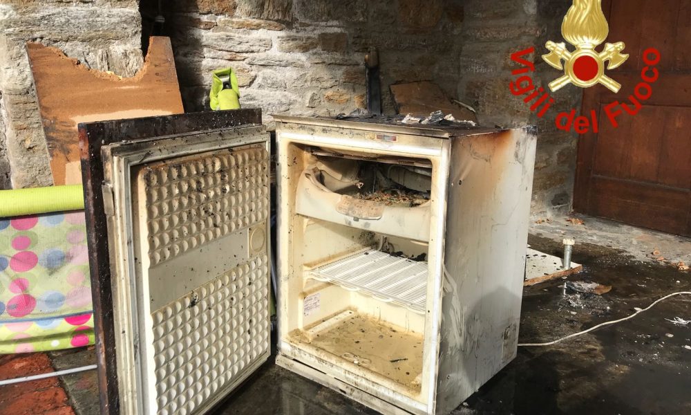 FOTOGALLERY – Monteolimpino (Como), incendio in una villetta: intervengono i vigili del fuoco, nessun ferito