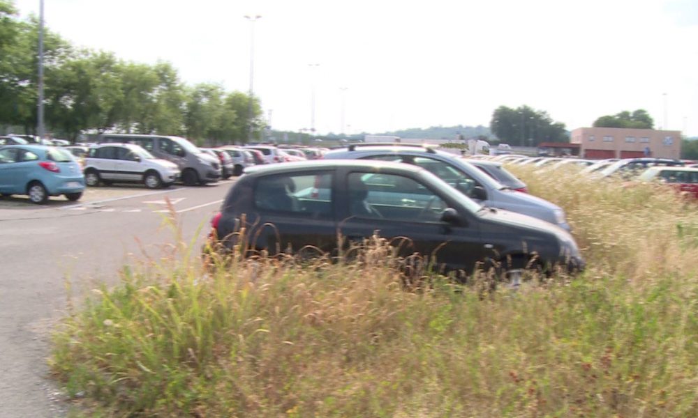 Stazione di Grandate, sgomberato il parcheggio occupato dai nomadi