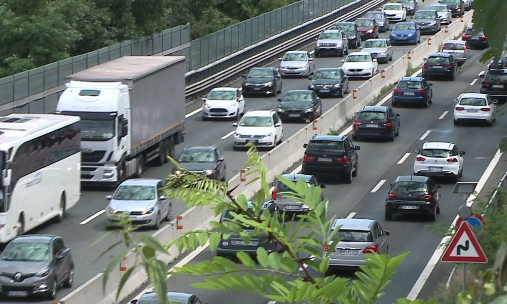 Traffico Oltreconfine, 12 chilometri di coda oggi al portale sud del San Gottardo