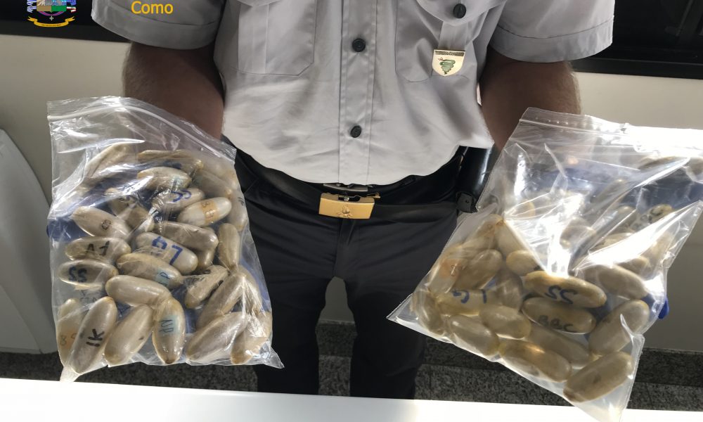 Dogana, 80 ovuli di cocaina nello stomaco. Arrestato corriere della droga al valico di Brogeda