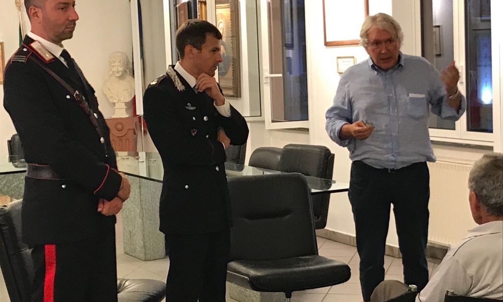 Truffe agli anziani, incontro sulla prevenzione a Valsolda. I carabinieri in cattedra