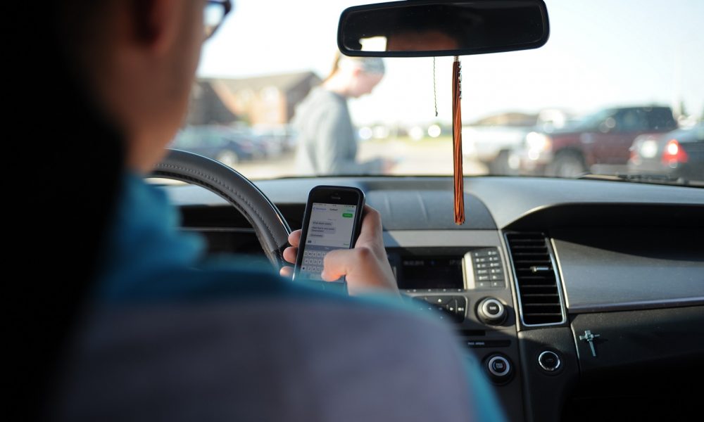 Como, le multe della polizia locale. Cellulare e cinture le infrazioni più frequenti