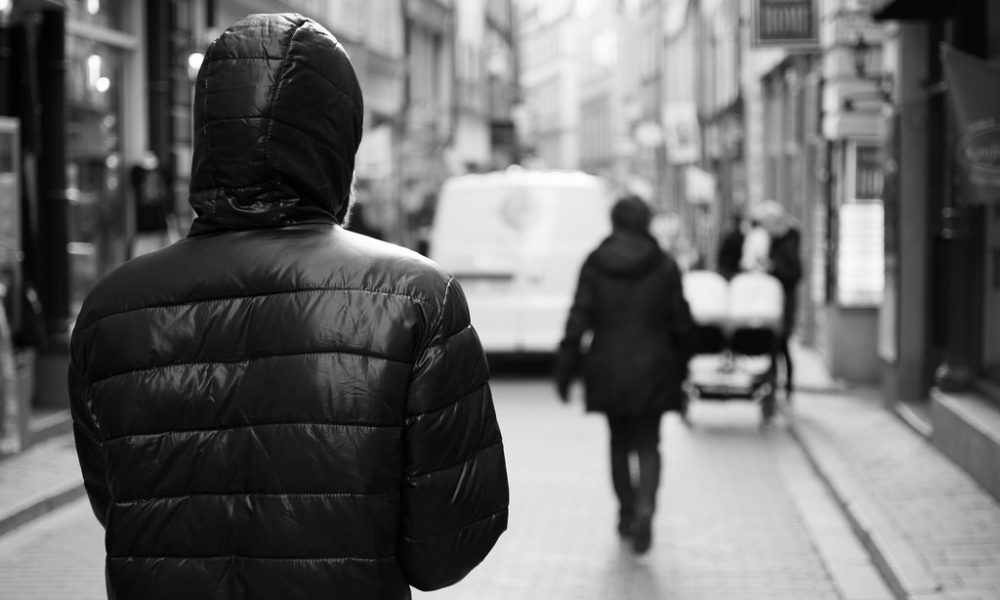 Stalker in “sorveglianza speciale”, è la prima volta a Como