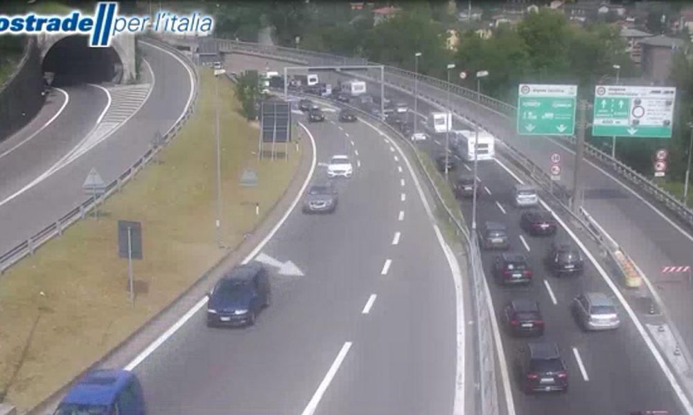 Festa nazionale Svizzera, code e rallentamenti per l’attraversamento della dogana