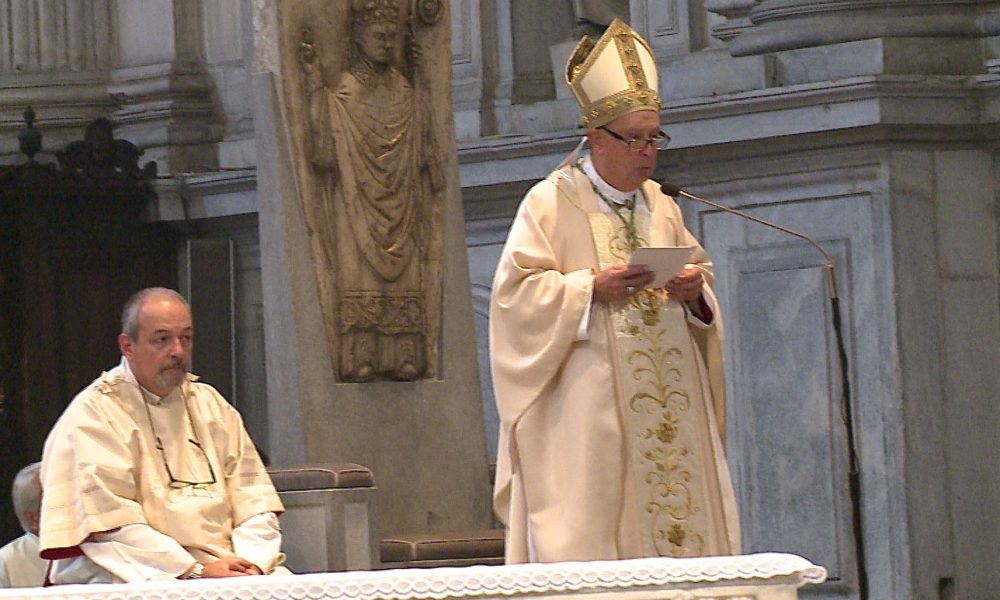 Il Pontificale di Sant’Abbondio, il vescovo Cantoni: “Tocca a noi dare un’anima alla città”