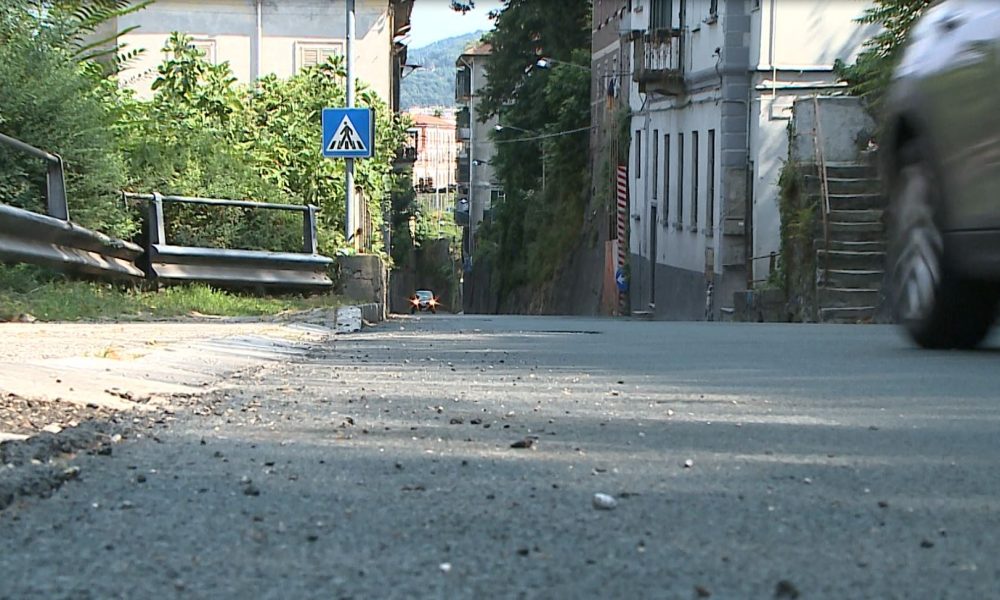 Cantiere in via Nino Bixio, terminati i lavori di asfaltatura. Domani ultima notte di chiusura